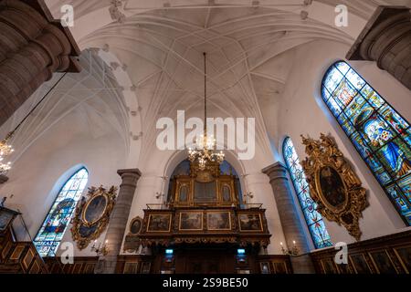 Stoccolma, Svezia - 3 agosto 2024: Interno della Chiesa tedesca a volte chiamata Chiesa di Santa Gertrude a Stoccolma Foto Stock