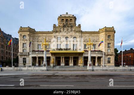 Stoccolma, Svezia - 4 agosto 2024: Il Royal Dramatic Theatre di Stoccolma, teatro nazionale svedese per il "dramma parlato", fondato nel 1788. Foto Stock