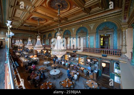 Stoccolma, Svezia - 4 agosto 2024: Lo storico Berns Hotel di Stoccolma, Svezia. Foto Stock