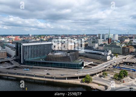 Stoccolma, Svezia - 5 agosto 2024: Vista esterna del moderno Radisson Blu Waterfront Hotel a Stoccolma, Svezia. Foto Stock