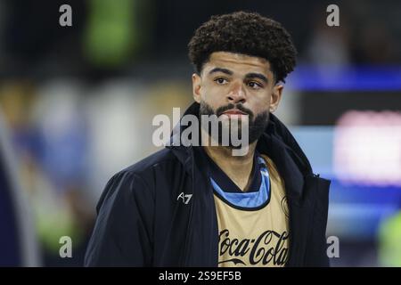 Il centrocampista danese del Napoli Philip Billing guarda durante la partita di serie A tra il Napoli e la Juventus allo stadio Diego Armando Maradona di Napoli, il 25 gennaio 2025. Foto Stock