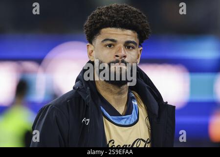 Il centrocampista danese del Napoli Philip Billing guarda durante la partita di serie A tra il Napoli e la Juventus allo stadio Diego Armando Maradona di Napoli, il 25 gennaio 2025. Foto Stock