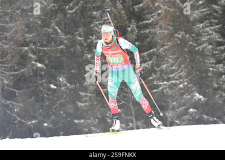 Anterselva, Italia. 26 gennaio 2025. ANTERSELVA - ANTERSELVA, ITALIA - GENNAIO 26: La Bulgaria LoRa Hristova partecipa alla staffetta femminile 4x6km della IBU World Cup Biathlon Anterselva il 26 gennaio 2025 ad Anterselva, Italia.250126 SEPA 24 042 - 20250126 PD6284 credito: APA-PictureDesk/Alamy Live News Foto Stock