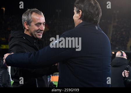 Marco Gianpaolo (capo allenatore Lecce) e simone Inzaghi (capo allenatore Inter) durante la partita di serie A A Lecce, Italia, gennaio 26 2025 Foto Stock