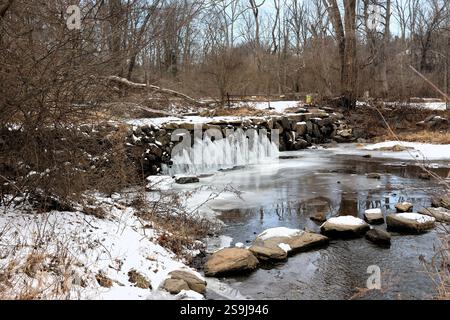 Diga di Concord Creek presso il Newlin Grist Mill Park a Glen Mills, Pennsylvania Foto Stock