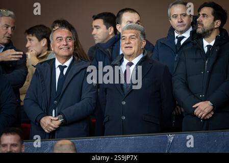 il presidente del FC Barcelona Joan Laporta sorride durante una partita della Liga EA Sports tra FC Barcelona e Valencia CF all'Estadi Olimpic Lluís Companys. Punteggio finale: FC Barcelona 7:1 Valencia CF (foto di Felipe Mondino / SOPA Images/Sipa USA) Foto Stock