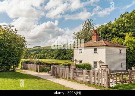 I cottage storici di Whittaker sono esposti al Weald & Downland Open Air Museum di Singleton, West Sussex, Inghilterra Foto Stock