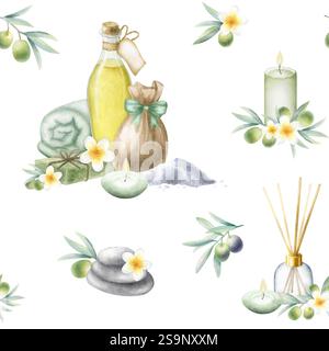 Olio d'oliva, sapone aleppo, sale marino, asciugamano arrotolato, candele, fiori di frangipani e rami di ulivo. Motivo senza cuciture isolato ad acquerello disegnato a mano per imballaggi, tessuti, tessuti e design di un salone termale. Foto Stock