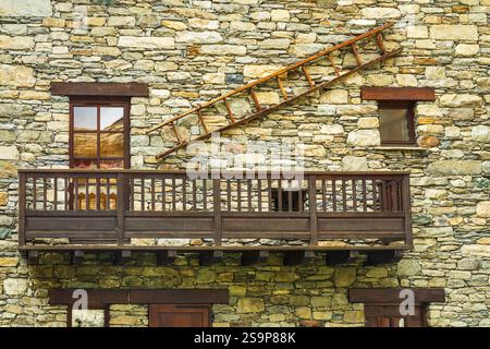 Francia, Alpi, regione Alvernia-Rodano-Alpi, Alpi Grajisch, dipartimento Savoia, vecchio villaggio di Bonneval-sur-Arc al passo col de i'Iseran, viaggia verso Landsc Foto Stock