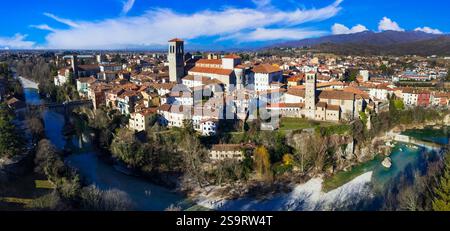 L'Italia viaggia in luoghi di interesse e luoghi panoramici. Regione Friuli-Venezia giulia. Splendida città medievale di Cividale del Friuli, (provincia di Udine) con vista panoramica Foto Stock