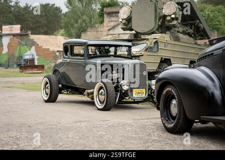 FINOWFURT, GERMANIA - 11 MAGGIO 2024: The hotrod oldtimer. Apertura stagionale del Race 61 Festival. Foto Stock