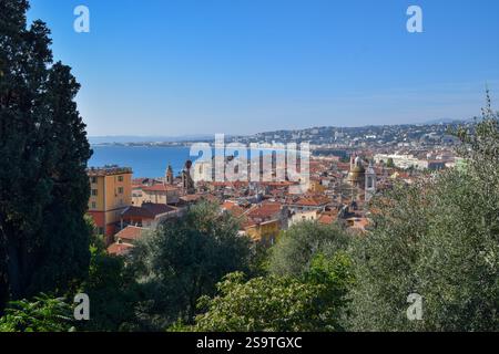 Vista panoramica aerea della città vecchia e del mare. Nizza, Sud della Francia, 2019. Crediti: Vuk Valcic / Alamy Foto Stock
