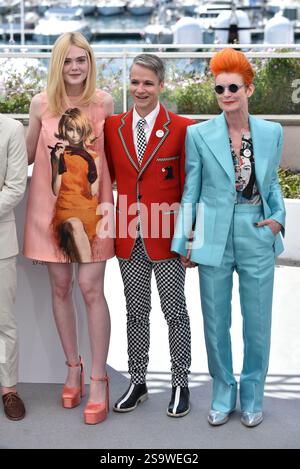 Elle CHE SI STA DIFFONDENDO. John Cameron MITCHELL, Sandy POWELLHOW PER PARLARE CON LE RAGAZZE ALLE FESTE film photocall al 70 ° Festival di Cannes, Francia, 21 maggio 2017 CAP/PL ©Phil Loftus/Capital Pictures Foto Stock