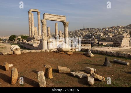 Jordan, Amman. Cittadella con il Tempio Romano di Ercole. Costruito dall'imperatore Marco Aurelio nel 162 d.C. Foto Stock