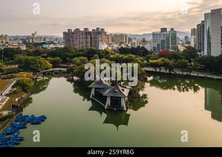 Vista aerea del parco Zhongshan, il più antico parco di Taichung, Taiwan Foto Stock