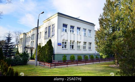 Varsavia, Polonia. 27 gennaio 2025. Scuola elementare in via Bajkowa. Foto Stock