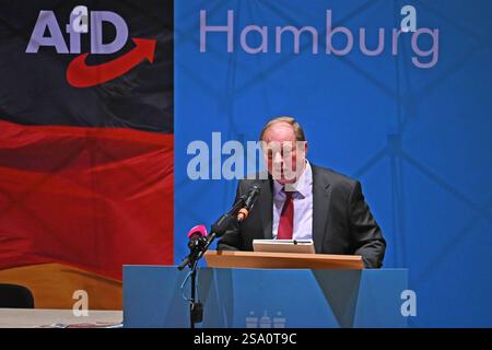 Dirk Nockemann, AFD Hamburg, spricht in der Heimfelder Friedrich-Ebert-Halle vor 650 Anhängern unter dem motto Hart für Hamburg . Dirk Nockemann spricht in der Heimfelder Friedrich-Ebert-Halle, Hamburg-Heimfeld Hamburg Deutschland Friedrich-Ebert-Halle *** Dirk Nockemann, AFD Hamburg, parla nella Heimfeld Friedrich Ebert Halle di fronte a 650 sostenitori con il motto Hart für Hamburg Dirk Nockemann parla nella Heimfeld Friedrich Ebert Halle, Hamburg Heimfeld Halle, Hamburg Heimfeld Hamburg Heimfeld Hamburg Heimfeld Friedrich Ebert Halle, Hamburg Heimfeld Amburgo Heimfeld Amburgo Foto Stock