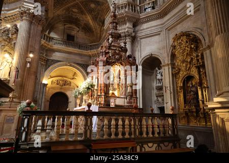 Vista interna della Chiesa Parrocchiale del Tabernacolo - Iglesia Parroquial del Sagrario - di Granada, Andalusia, Spagna Foto Stock