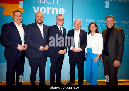 Heiko Melzer, Frank Bewig, Bernhard Schodrowski, Kai Wegner, Katharina Günther-Wünsch, Arndt Meißner beim traditionellen Neujahrsempfang der CDU Spandau in der Spandauer Zitadelle. *** Heiko Melzer, Frank Bewig, Bernhard Schodrowski, Kai Wegner, Katharina Günther Wünsch, Arndt Meißner al tradizionale ricevimento di Capodanno del CDU Spandau nella Cittadella di Spandau Foto Stock