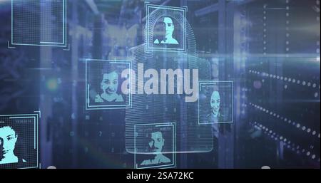 Immagine di foto biometriche, lucchetto ed elaborazione dei dati digitali su server informatici Foto Stock