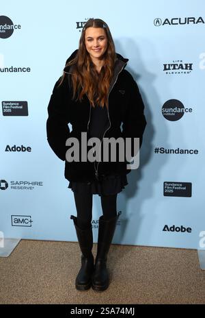 Park City, Stati Uniti. 25 gennaio 2025. Chloe East arriva alla prima di "Atropia" durante il Sundance Film Festival 2025 tenutosi all'Eccles Center Theatre il 25 gennaio 2025 a Park City, Utah. © JPA/AFF-USA.com credito: AFF/Alamy Live News Foto Stock