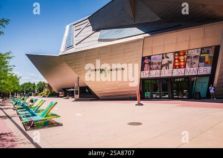Denver, Colorado USA - 27 giugno 2018: Il Denver Art Museum (DAM) è uno dei più grandi musei d'arte tra la West Coast e Chicago. Foto Stock