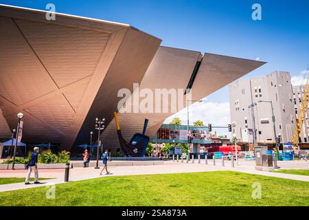 Denver, Colorado USA - 27 giugno 2018: Il Denver Art Museum (DAM) è uno dei più grandi musei d'arte tra la West Coast e Chicago. Foto Stock