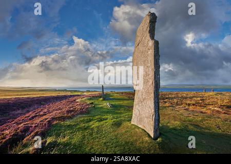 La foto dell'anello di Brodgar, Orcadi, Scozia ( dal 2.500 al 2.000 a.C. circa) è un henge neolitico e un cerchio di pietra o henge, il più grande di Britiain Foto Stock