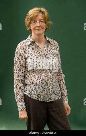 Pat Barker, l'autrice britannica vincitrice del premio Booker, fotografata all'Edinburgh International Book Festival, dove ha parlato della sua trilogia della rigenerazione. Il Festival del libro è stato il più grande evento letterario del mondo e ha visto la partecipazione di scrittori provenienti da tutto il mondo. L'evento del 2007 ha visto la partecipazione di circa 550 scrittori e si è svolto dal 11-27 agosto. Foto Stock