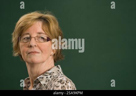 Pat Barker, l'autrice britannica vincitrice del premio Booker, fotografata all'Edinburgh International Book Festival, dove ha parlato della sua trilogia della rigenerazione. Il Festival del libro è stato il più grande evento letterario del mondo e ha visto la partecipazione di scrittori provenienti da tutto il mondo. L'evento del 2007 ha visto la partecipazione di circa 550 scrittori e si è svolto dal 11-27 agosto. Foto Stock