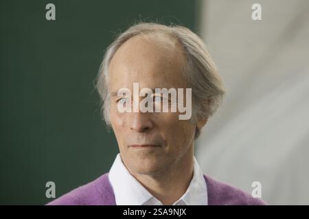 Richard Ford, vincitore del premio Pulitzer, fotografato all'Edinburgh International Book Festival, dove ha parlato del suo straordinario lavoro. Il Festival del libro è stato il più grande evento letterario del mondo e ha visto la partecipazione di scrittori provenienti da tutto il mondo. L'evento del 2007 ha visto la partecipazione di circa 550 scrittori e si è svolto dal 11-27 agosto. Foto Stock