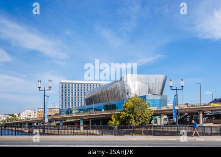 Stockholm Waterfront Congress Centre, un punto di riferimento architettonico moderno a Klarabergsviadukten, Norrmalm, centro di Stoccolma, capitale della Svezia Foto Stock