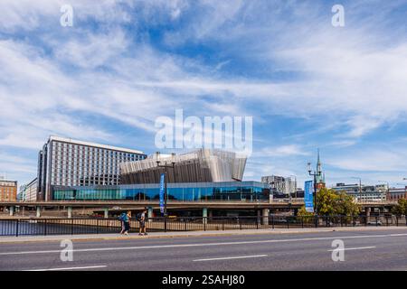 Stockholm Waterfront Congress Centre, un punto di riferimento architettonico moderno a Klarabergsviadukten, Norrmalm, centro di Stoccolma, capitale della Svezia Foto Stock