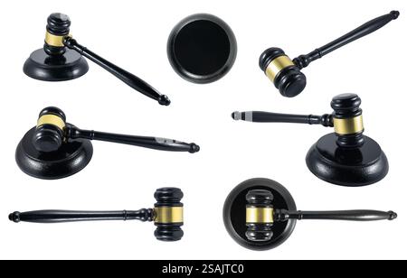 Set di un martelletto di legno e di una bacheca isolata su sfondo bianco. Foto Stock