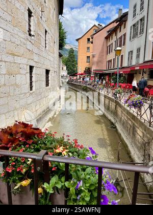 La città vecchia di Annecy con i suoi splendidi canali, l'alta Savoia, Francia Foto Stock