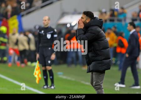 Bucarest, Romania. 30 gennaio 2025. L'allenatore del Manchester United Ruben Amorim (front) gesti durante la partita di calcio UEFA Europa League tra il Manchester United e l'FCSB a Bucarest, Romania, 30 gennaio 2025. Crediti: Cristian Cristel/Xinhua/Alamy Live News Foto Stock