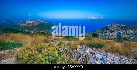 Penisola di Formentor, baia di Pollensa, Comarca Sierra de Tramuntana, Mar Mediterraneo, Maiorca, Isole Baleari, Spagna, Europa Foto Stock
