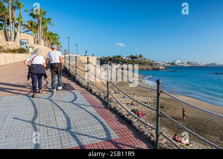 Tenerife, Promenade sulla spiaggia di Duque, Costa Adeje Foto Stock