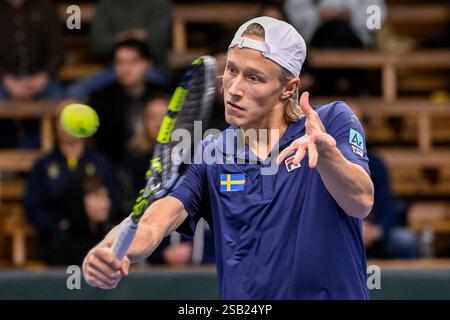 Stoccolma, Svezia. 31 gennaio 2025. Leo Borg (Svezia) gioca la partita di tennis singolo contro Aleksander Vukic (Australia) nella partita di Coppa Davis tra Svezia e Australia alla Royal Tennis Hall di Stoccolma, Svezia, gennaio 31 2025. Foto: Jonas Ekströmer/TT/codice 10030 credito: TT News Agency/Alamy Live News Foto Stock