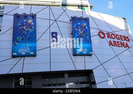 Rogers Arena, sede dei Vancouver Canucks e di numerosi concerti, lungo il Georgia Viaduct di Vancouver, British Columbia. Foto Stock