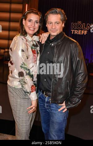 Elena Uhlig mit Ehemann Fritz Karl Schauspieler Ehepaar zu Gast bei der WDR Talkshow Koelner Treff aus dem Studio Boecklemuend am 31.Januar 2025 a Koeln NRW Deutschland *** Elena Uhlig con marito Fritz Karl attore coppia come ospiti del talk show WDR Koelner Treff dallo Studio Boecklemuend il 31 gennaio 2025 a Colonia NRW Germania Foto Stock