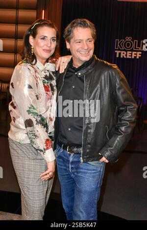 Elena Uhlig mit Ehemann Fritz Karl Schauspieler Ehepaar zu Gast bei der WDR Talkshow Koelner Treff aus dem Studio Boecklemuend am 31.Januar 2025 a Koeln NRW Deutschland *** Elena Uhlig con marito Fritz Karl attore coppia come ospiti del talk show WDR Koelner Treff dallo Studio Boecklemuend il 31 gennaio 2025 a Colonia NRW Germania Foto Stock