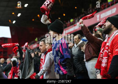 Nottingham, Regno Unito. 1 febbraio 2025. Tifosi del Nottingham Forest durante la partita di Nottingham Forest FC contro Brighton & Hove Albion FC English Premier League al City Ground, Nottingham, Inghilterra, Regno Unito il 1° febbraio 2025 Credit: Lee Keuneke/Every Second Media Credit: Every Second Media/Alamy Live News Foto Stock