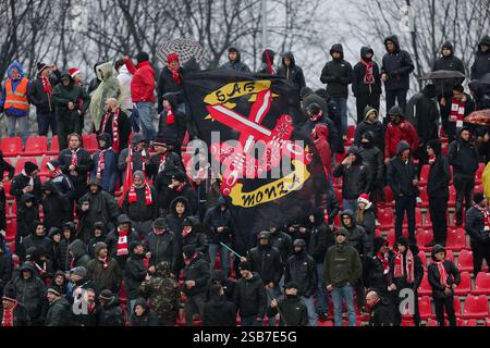 1 febbraio 2025; Stadio Brianteo, Monza, Italia, calcio di serie A, Monza contro Hellas Verona; i fan di Monza mostrano il loro sostegno Foto Stock