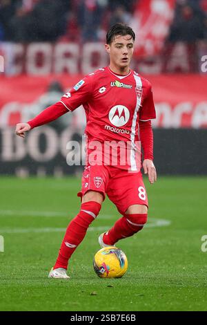 1 febbraio 2025; Stadio Brianteo, Monza, Italia, calcio di serie A, Monza contro Hellas Verona; Kacper Urbanski di AC Monza Foto Stock