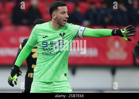 1 febbraio 2025; Stadio Brianteo, Monza, Italia, calcio di serie A, Monza contro Hellas Verona; Lorenzo Montipo dell'Hellas Verona FC Foto Stock