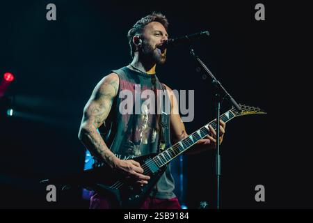 Londra, Regno Unito. 1 febbraio 2025. Matthew Tuck dei Bullet for My Valentine si esibisce dal vivo alla O2 Arena di Londra, Regno Unito il 1° febbraio 2025 Credit: Famous/Alamy Live News Foto Stock