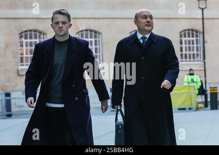 Londra, Regno Unito. 2 febbraio 2025. Andrew Griffith, Segretario di Stato ombra per le imprese e il commercio del Regno Unito, Partito Conservatore, è visto fuori dalla BBC nel giro dei media di domenica mattina. Crediti: Imageplotter/Alamy Live News Foto Stock