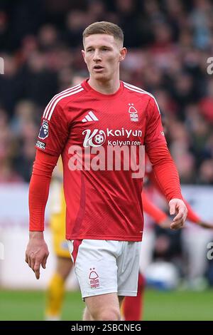 Nottingham, Regno Unito. 1 febbraio 2025. Nottingham, Inghilterra, 1 febbraio 2024: Elliot Anderson di Nottingham Forest durante la partita di calcio di Premier League 2024/25 tra Nottingham Forest FC e Brighton & Hove Albion FC al City Ground di Nottingham, Inghilterra. (Paul Bonser/SPP) credito: SPP Sport Press Photo. /Alamy Live News Foto Stock