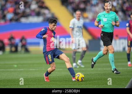 Barcellona, ESP. 2 febbraio 2025. FC BARCELONA VS DEPORTIVO ALAVES. 2 febbraio 2025 Pedri (8) del FC Barcelona durante la partita tra FC Barcelona e Deportivo Alaves corrispondente alla ventidue giorni di la Liga EA Sports allo Stadio Olimpico Lluis Companys di Montjuic a Barcellona, Spagna. Crediti: Rosdemora/Alamy Live News Foto Stock